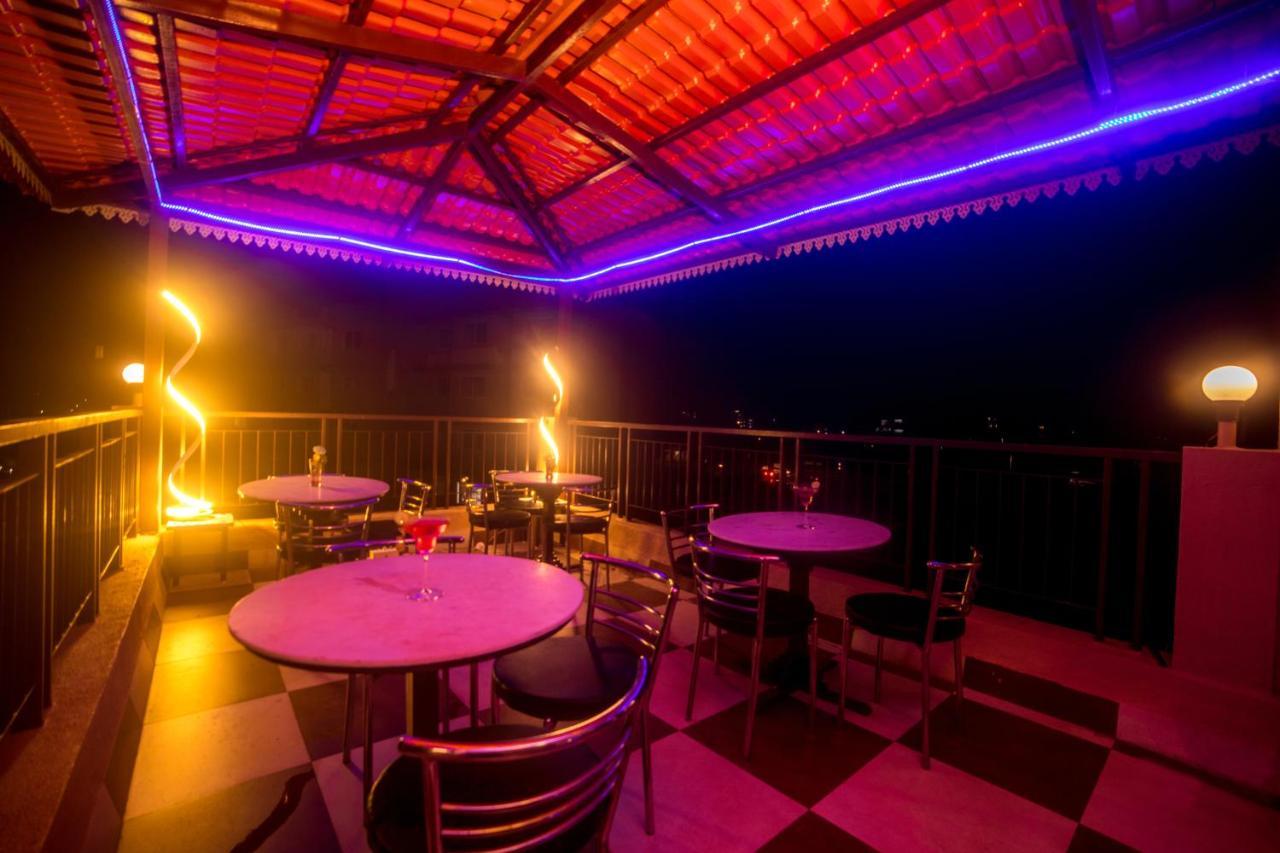 Encore Suites Goa Панаджи Екстериор снимка