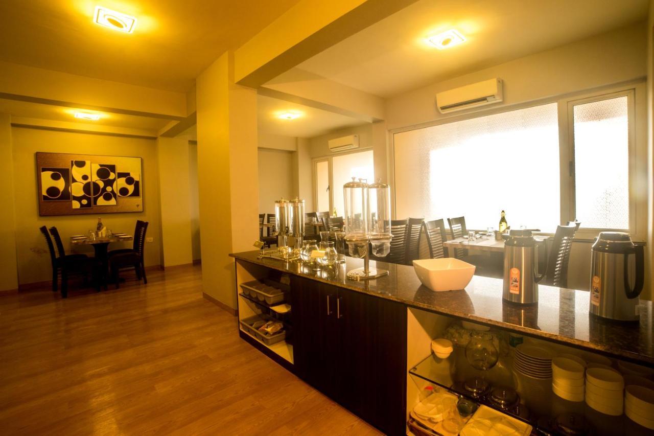 Encore Suites Goa Панаджи Екстериор снимка