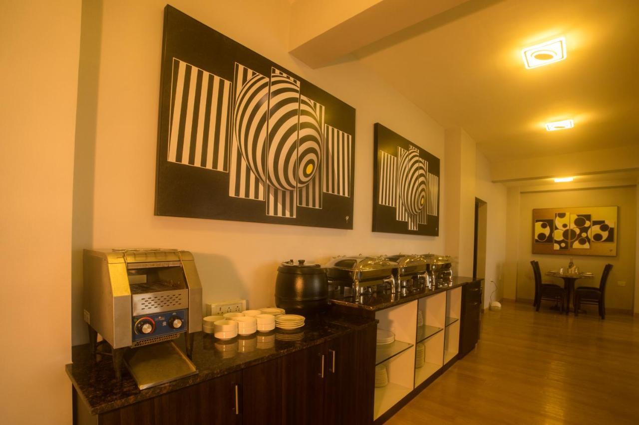 Encore Suites Goa Панаджи Екстериор снимка